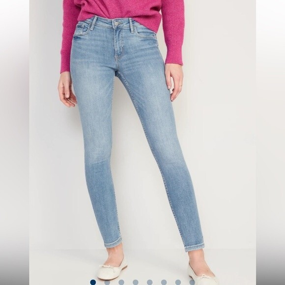 Old Navy Women's Sz 4 MidRise Rockstar Super Skinny Jeans Stretch Light Blue - Picture 1 of 12